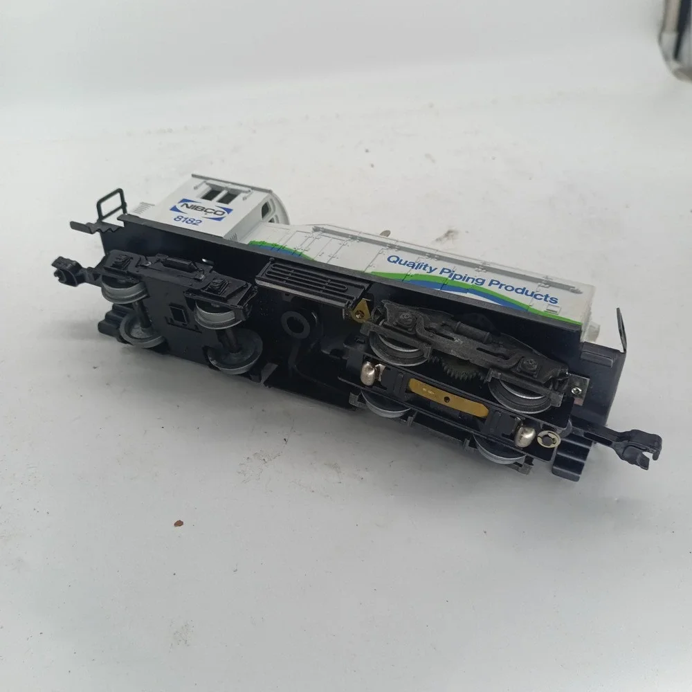 Lionel 8182 NIBCO Express NW2 Diesel Switcher O-Gauge Train Engine a2